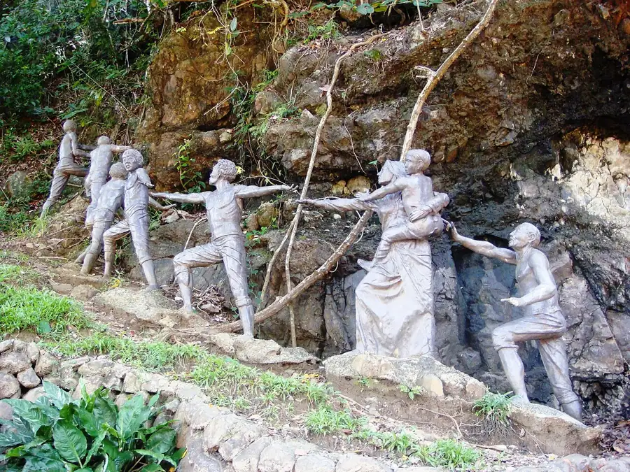 Tromba Marina sculpture at the foot of Ermita Hill